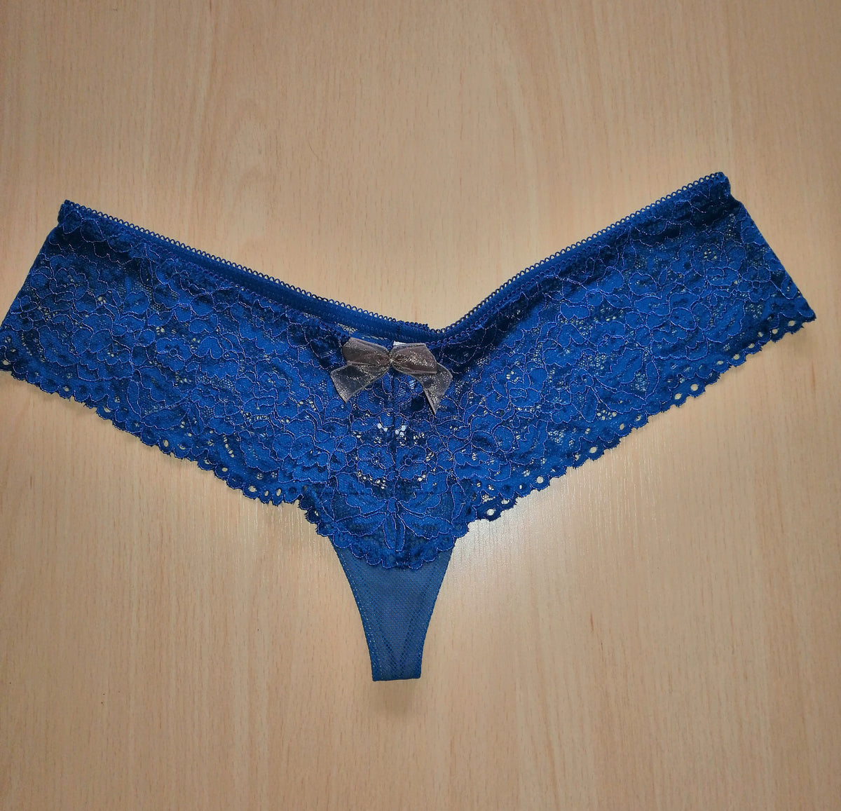 ,,b,tempt,d" kelnaitės ,,Brazilian" tipo (S-M dydis).