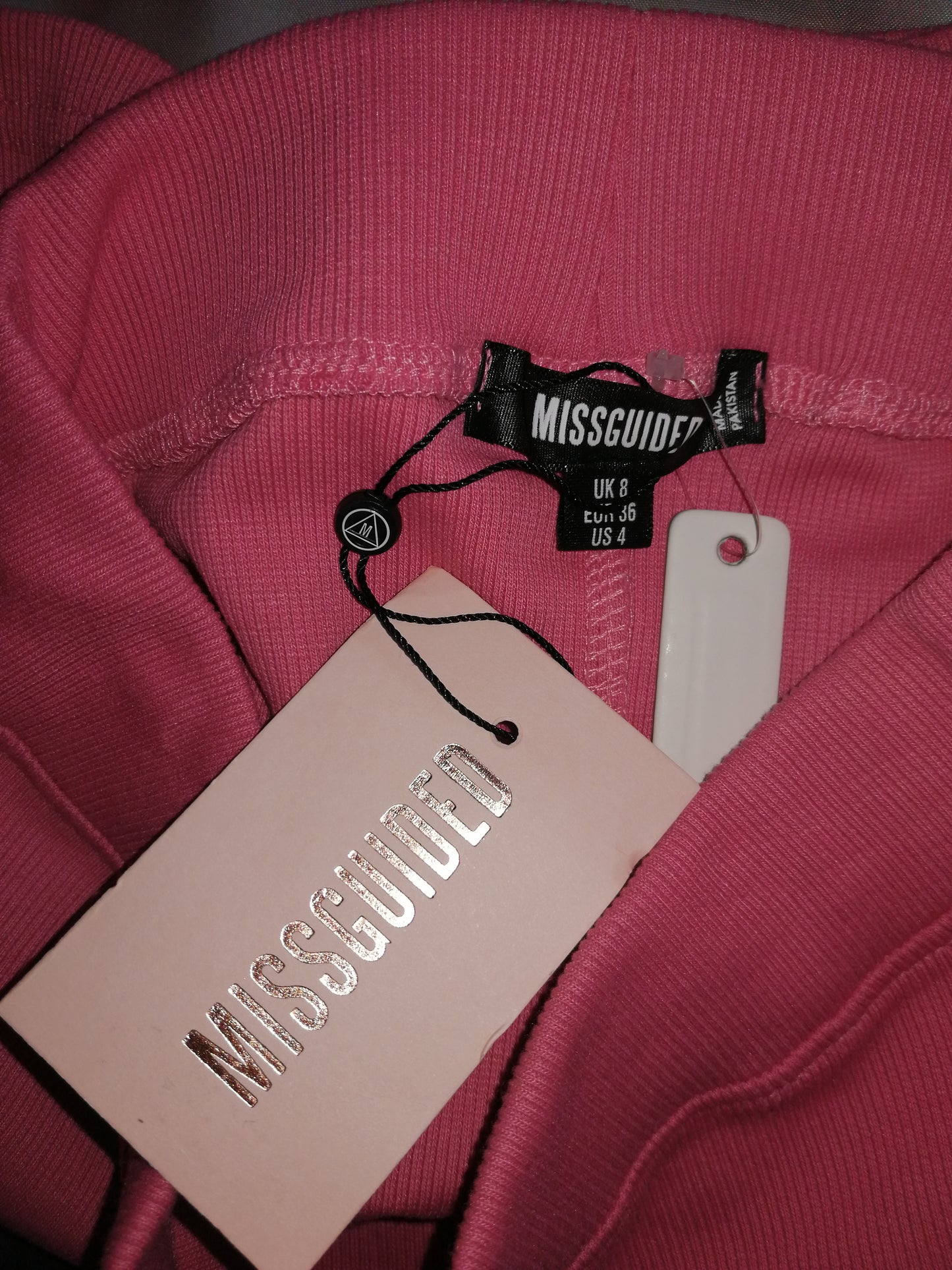 ,,MISSGUIDED" trikotažo, tamprus šortukai (8 dydis).