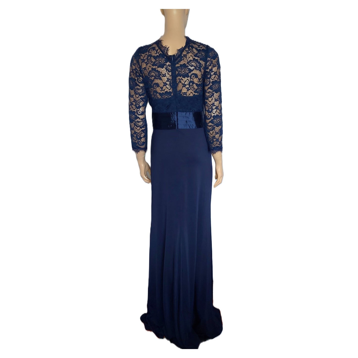 ,,DRESS" ilga, puošni suknutė.
