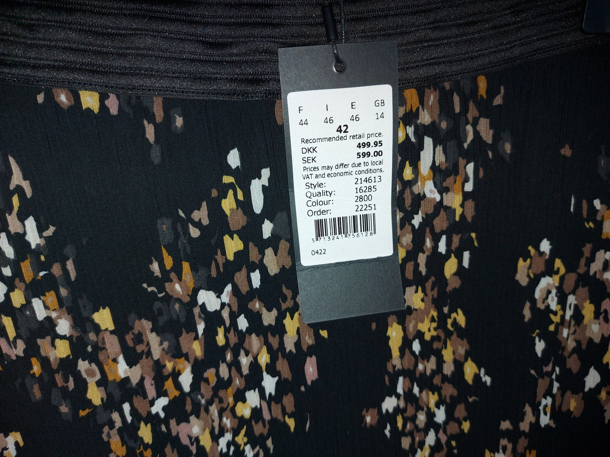 ,,Brandtex" smulkiai kostuotas sijonas tinkantis visiems sezonams (M-4XL dydis).