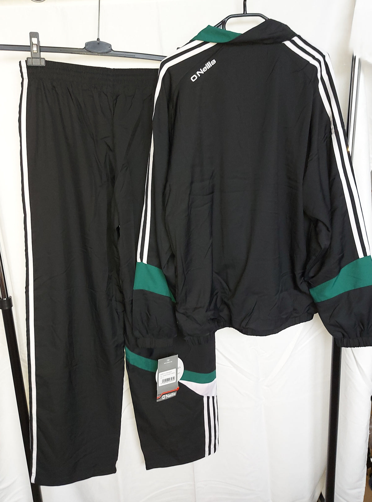 ,,O'Neills" sportinis kostiumas.