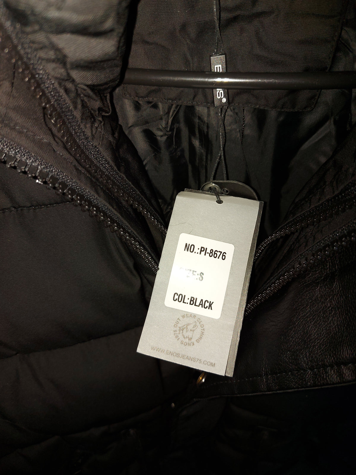,,ENOS" šilta striukė su eko odos detalėmis.