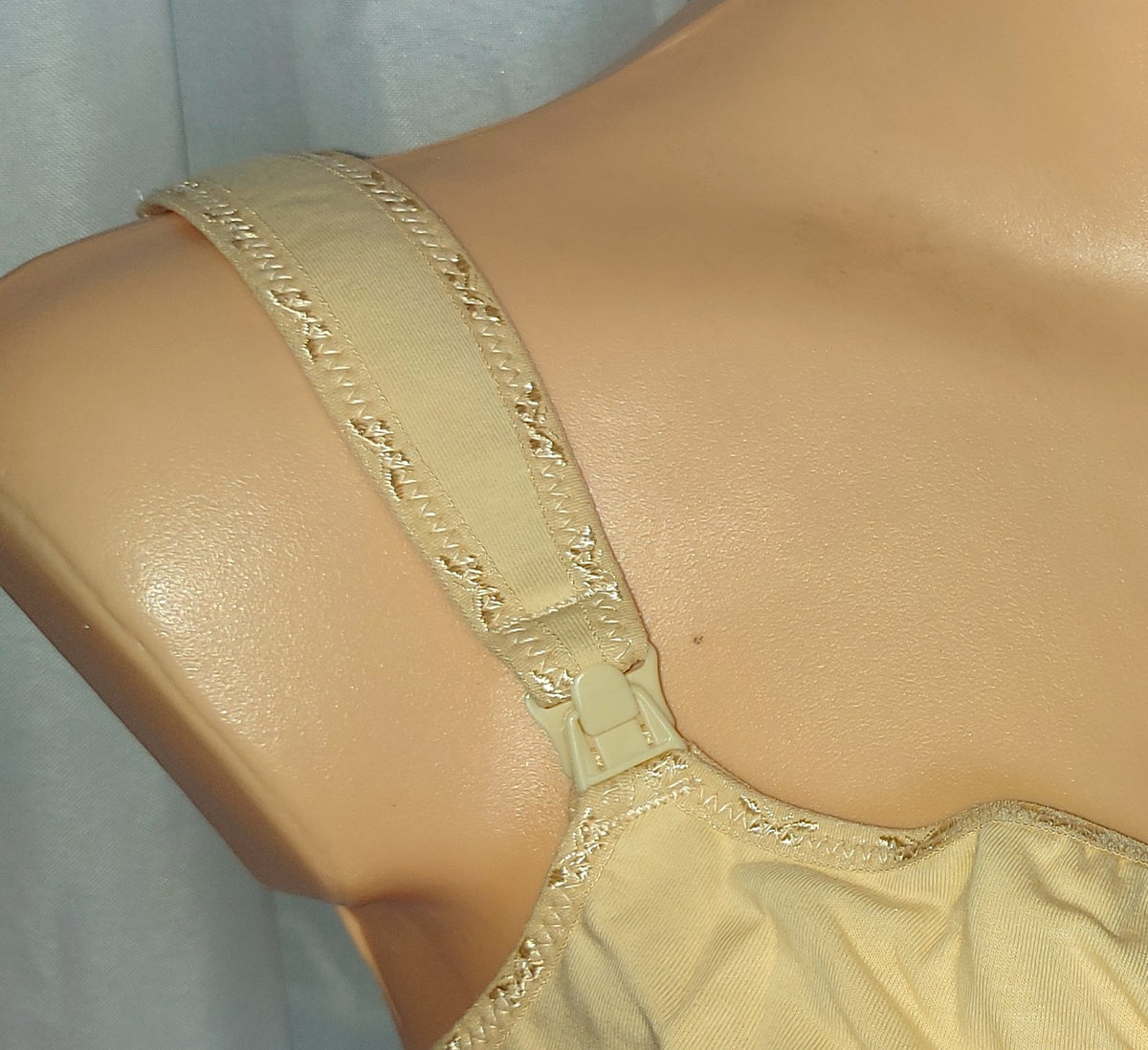 ,, Q-T INTIMATES" liemenėlė maitinančioms be lankelių, be pakietinimų 75B-F.