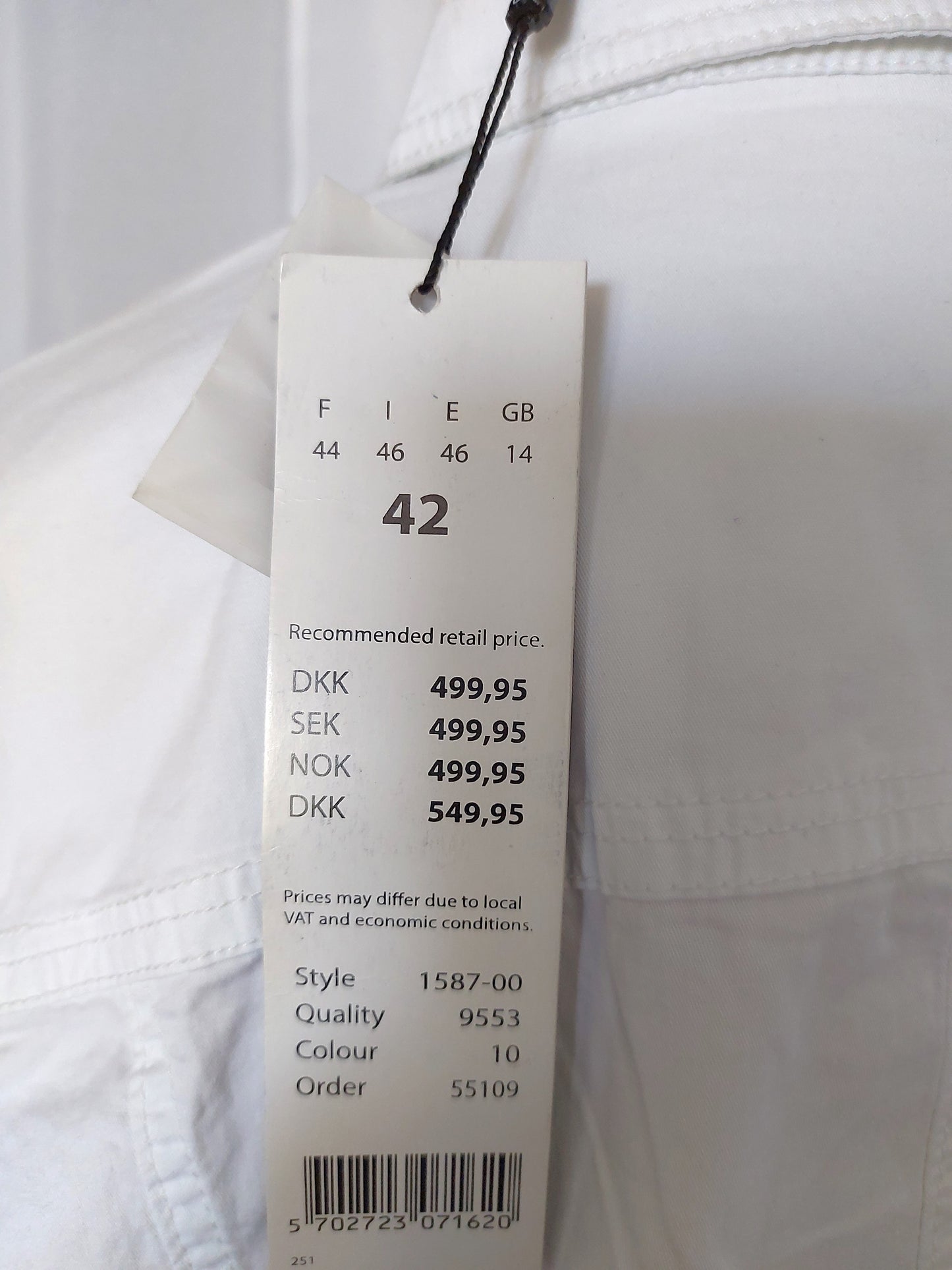 ,,Brandtex" medvilninis, nestoros medžiagos švarkas (42-44 dydis).