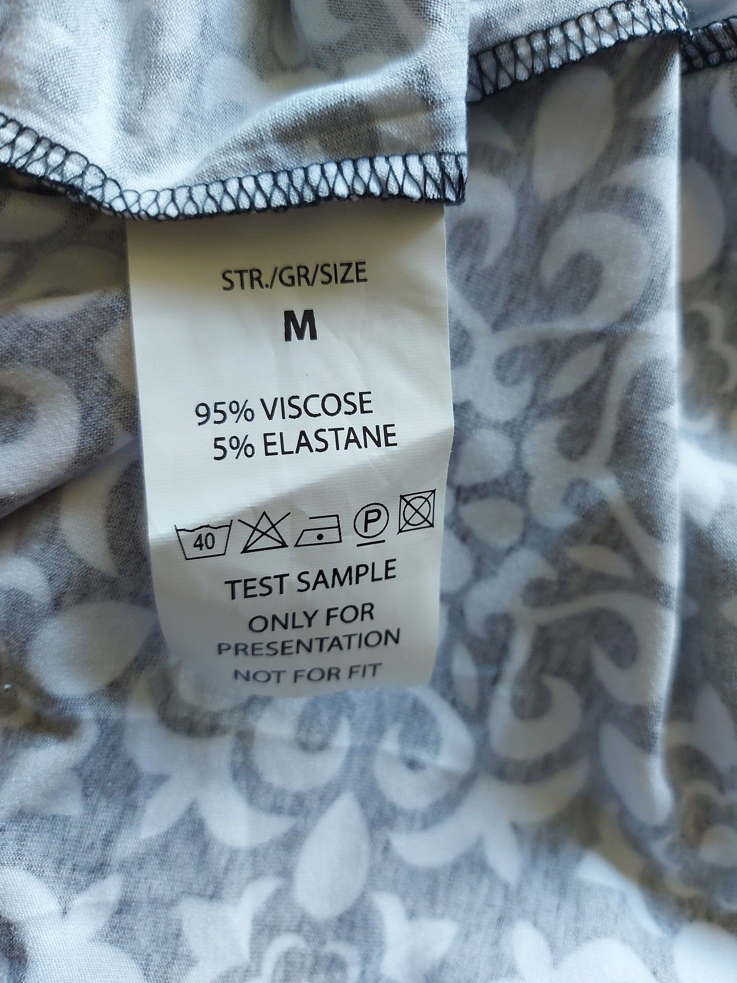 ,,SIGNATURE" tampri, trikotažinė suknutė (M-XL dydžiui).