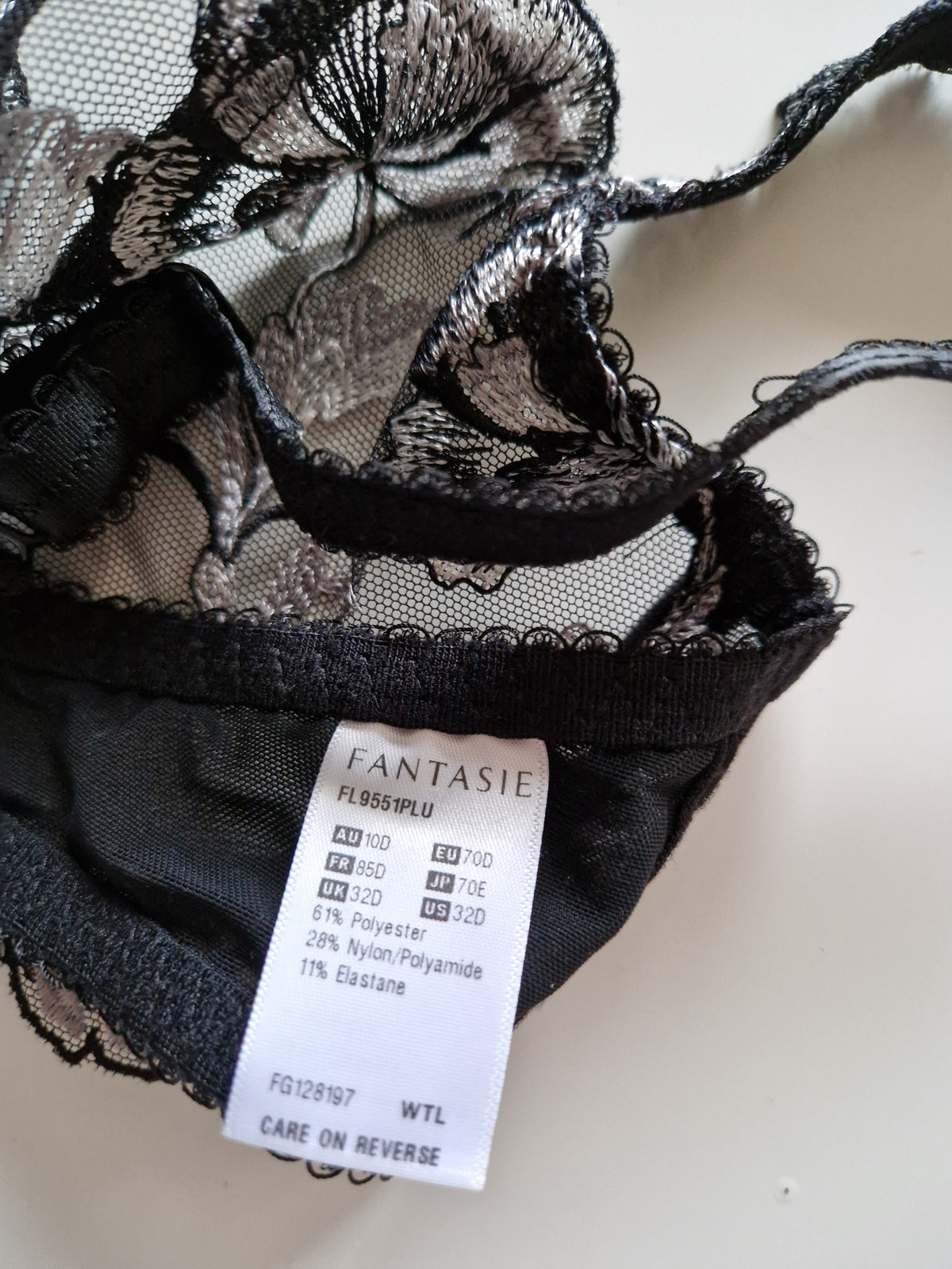 ,,FANTASIE" liemenėlė su  lankeliais ir pakietinimais 70D (labiau tinka C dydžiui).