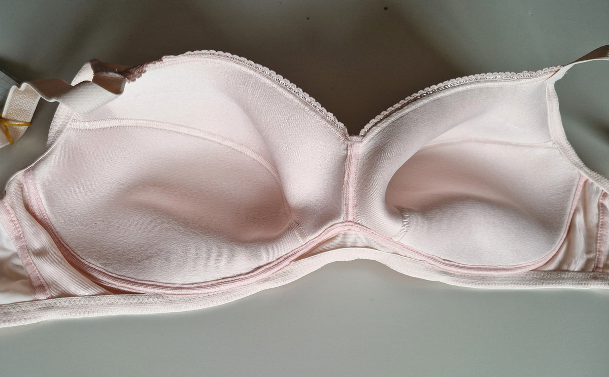 ,,MARKS & SPENCER" liemenėlė su pakietinimais 85D.