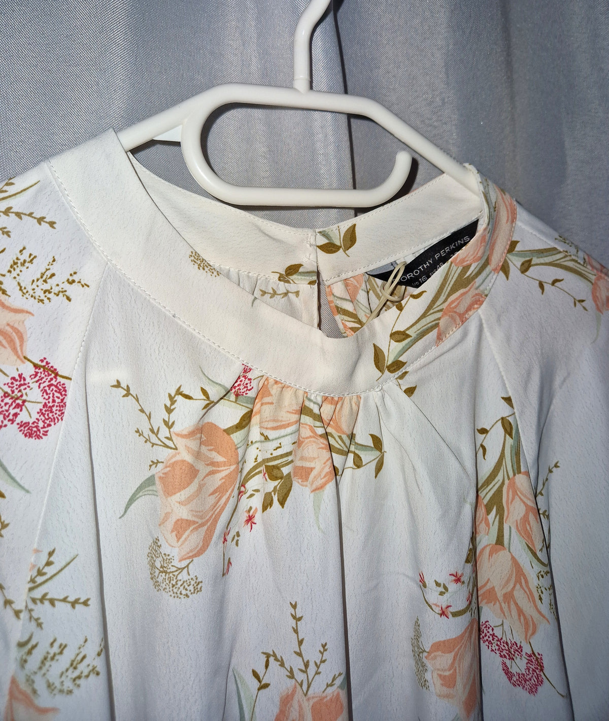 ,,DOROTHY PERKINS" daili palaidinė su guma (48 dydis).