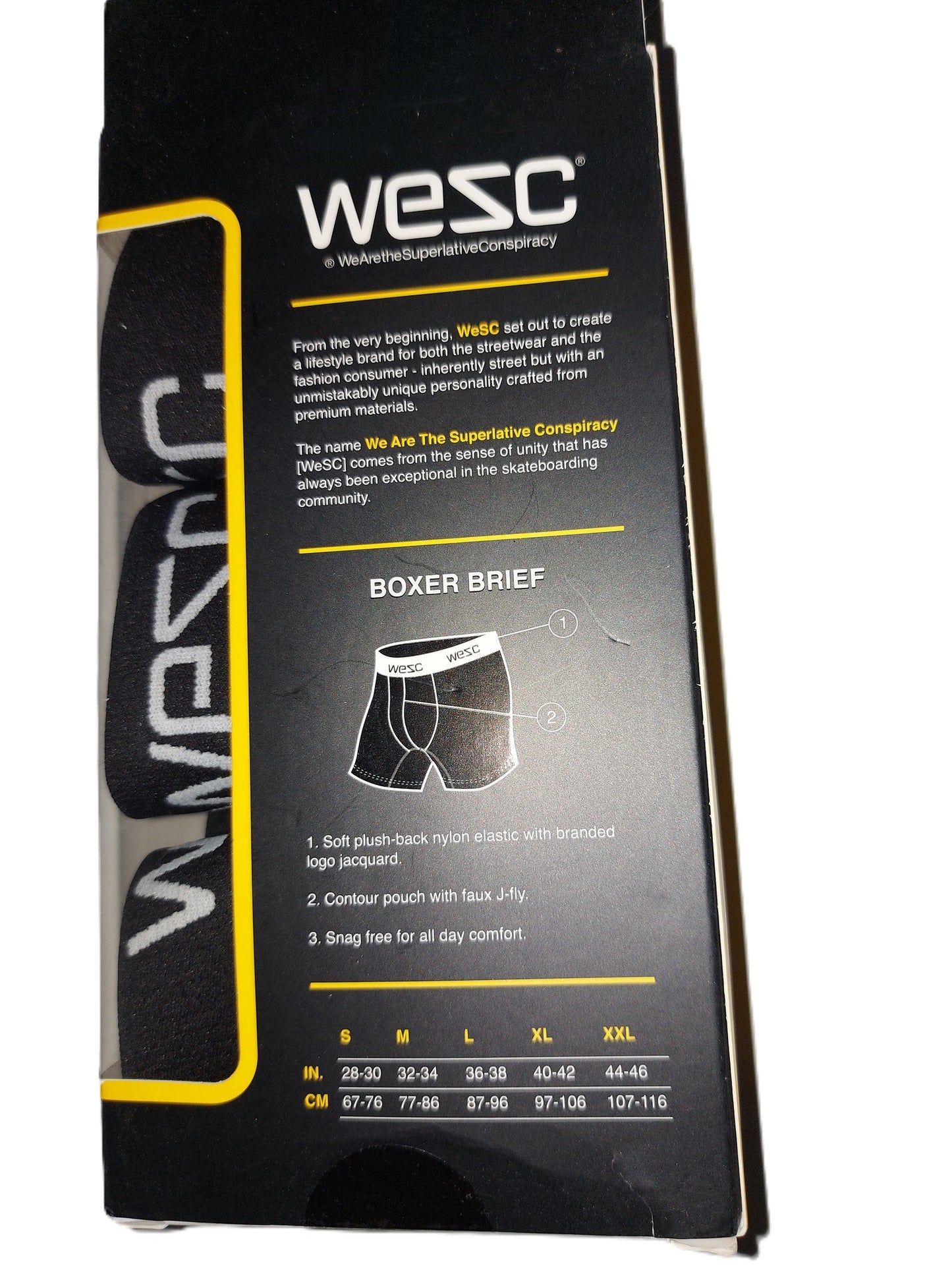 ,,WESC" trumpikės.