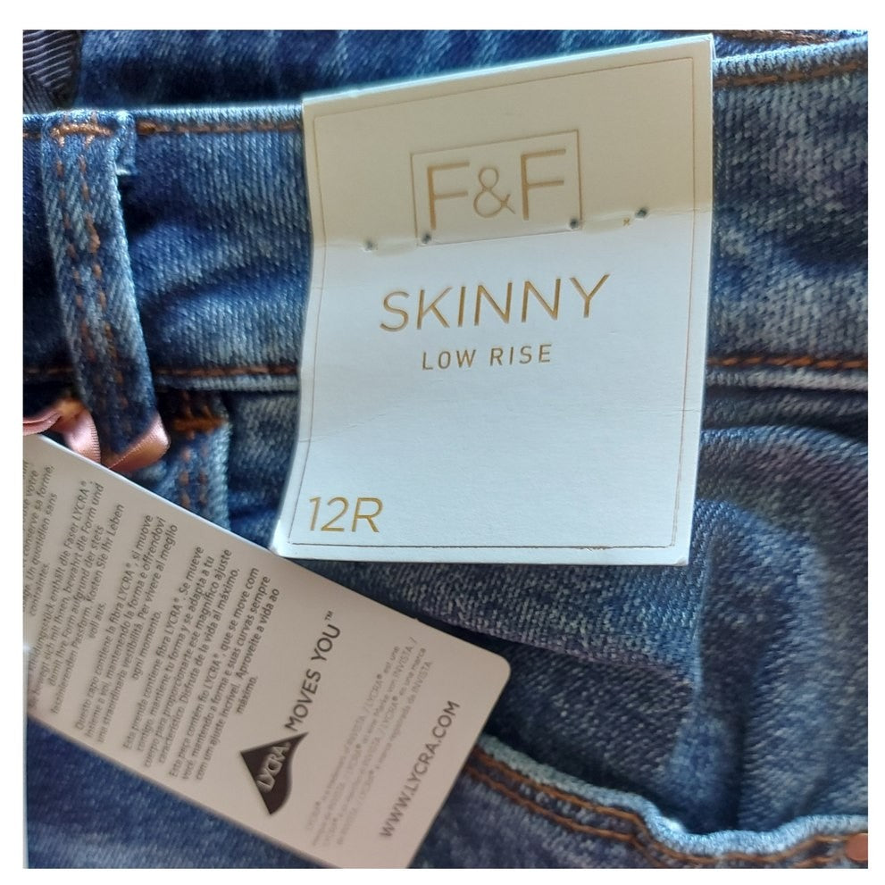 ,,F&F" siauri, plėšyti  džinsai (12R dydis).