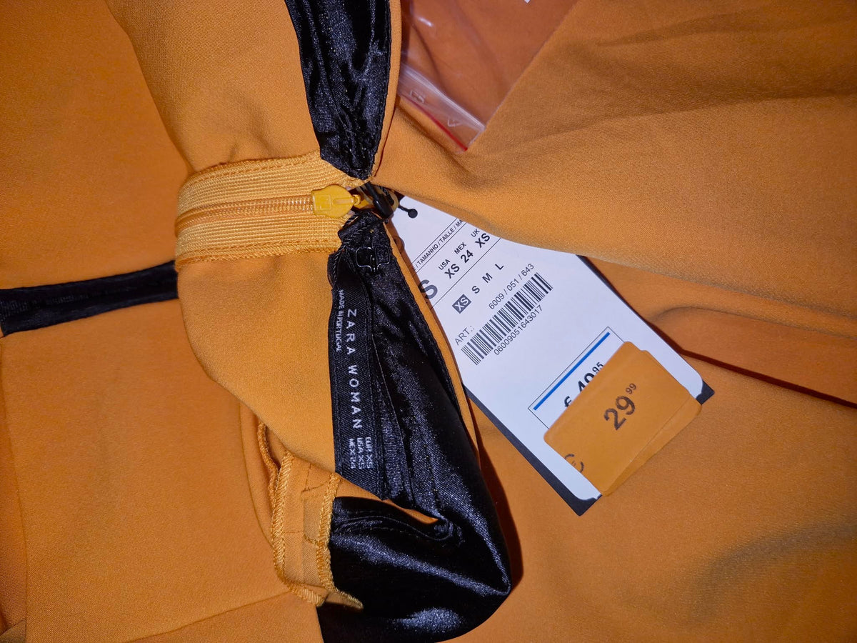 ,,Zara" ryški suknutė atvira nugara (XS-S dydis).