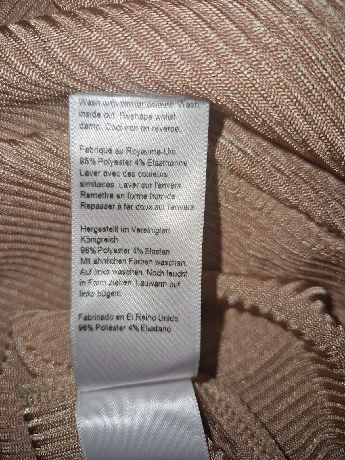 Pusilgė, aptempianti suknutė (S dydis).
