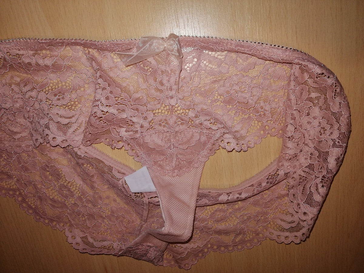 ,,Sample not for resale" kelnaitės ,,Brazilian" tipo (S-M dydis).