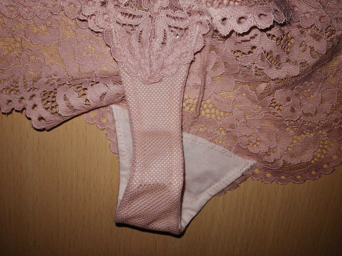,,Sample not for resale" kelnaitės ,,Brazilian" tipo (S-M dydis).