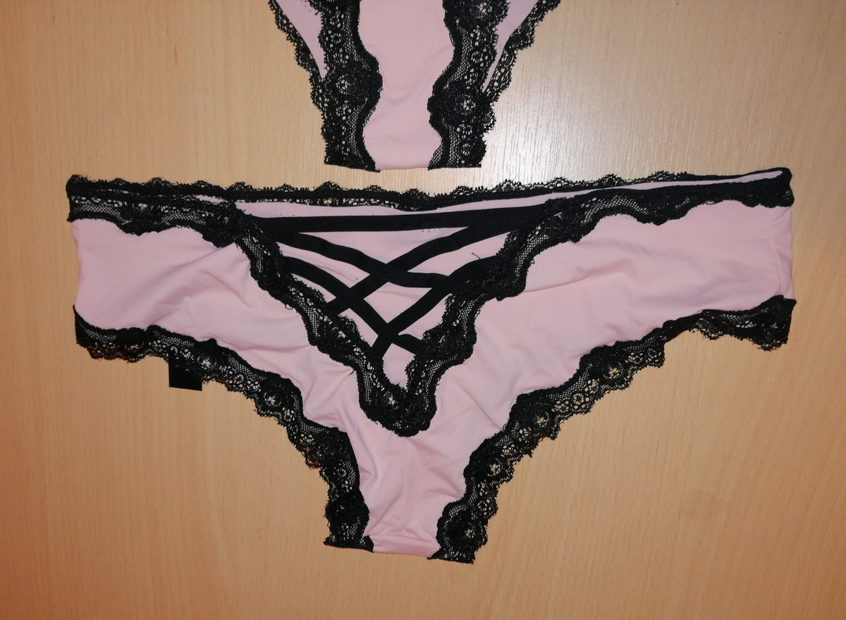 ,,New Look" kelnaitės su neriniais (34-42 dydis).