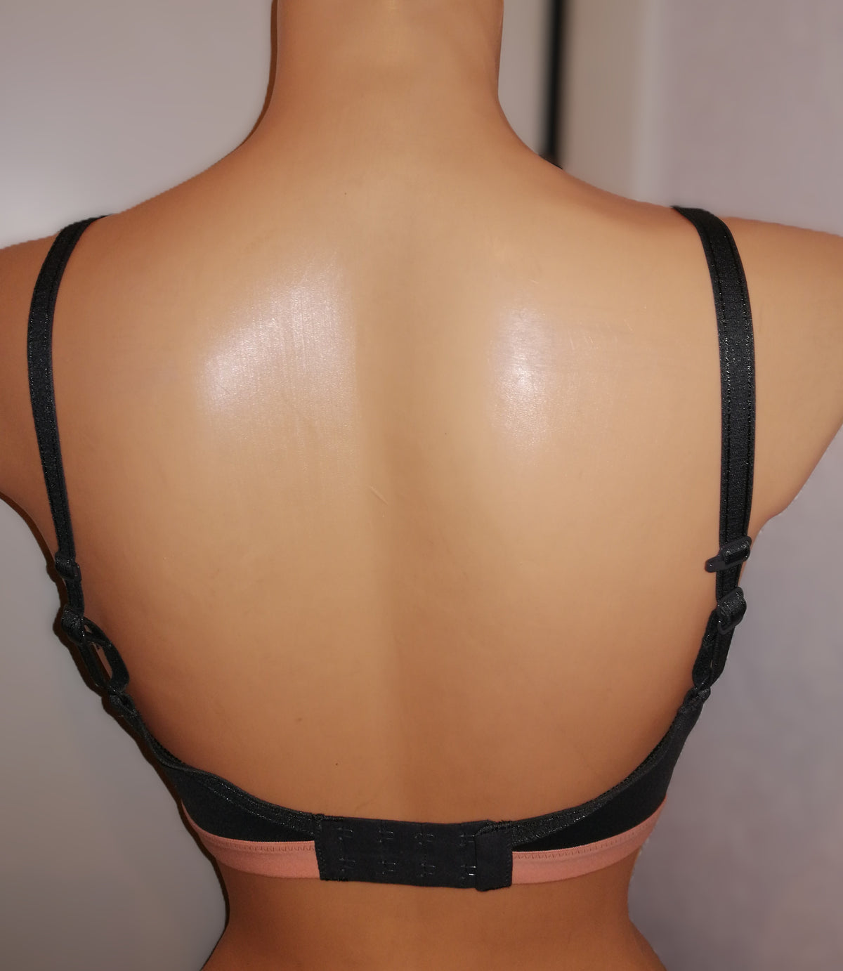 ,,FREYA" sportinė braletė su lankeliais ir pakietinimu 65D (labia tinka C dydžiui).