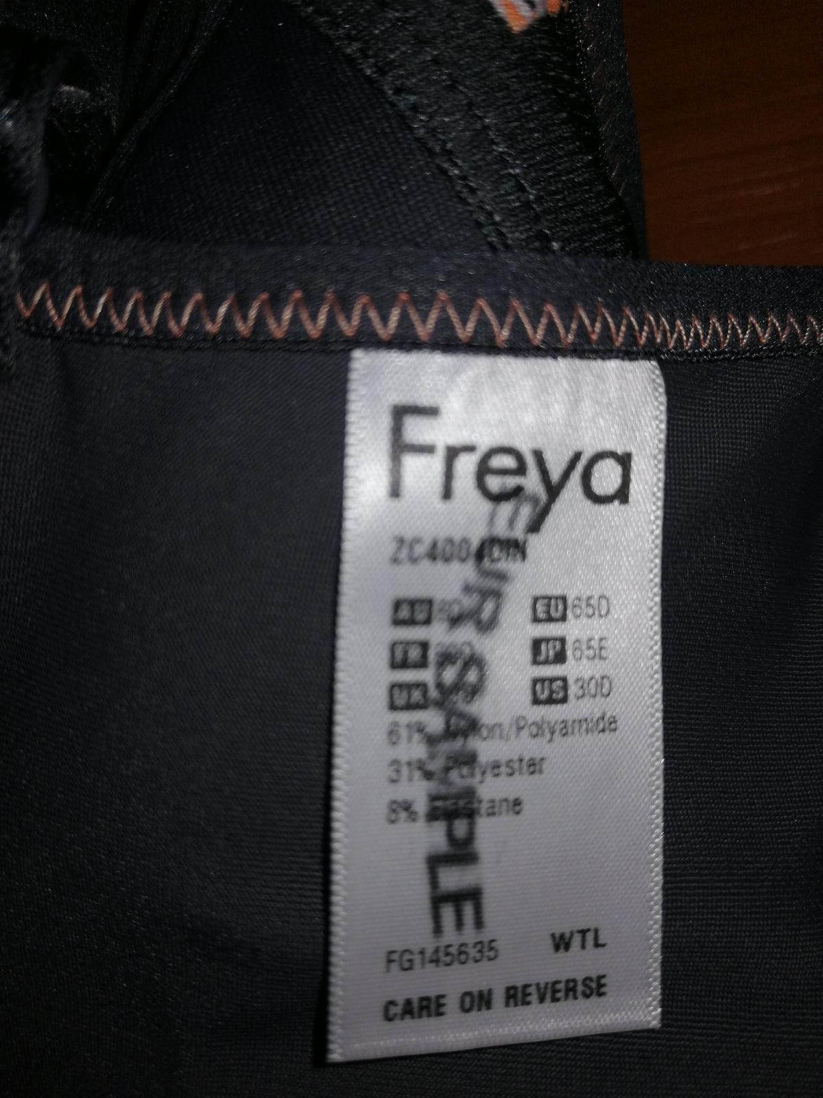 ,,FREYA" sportinė braletė su lankeliais ir pakietinimu 65D (labia tinka C dydžiui).