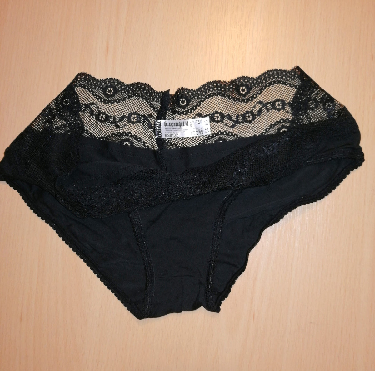 ,,b.tempt'd" tamprios, patogios kelnaitės (S-M dydis).