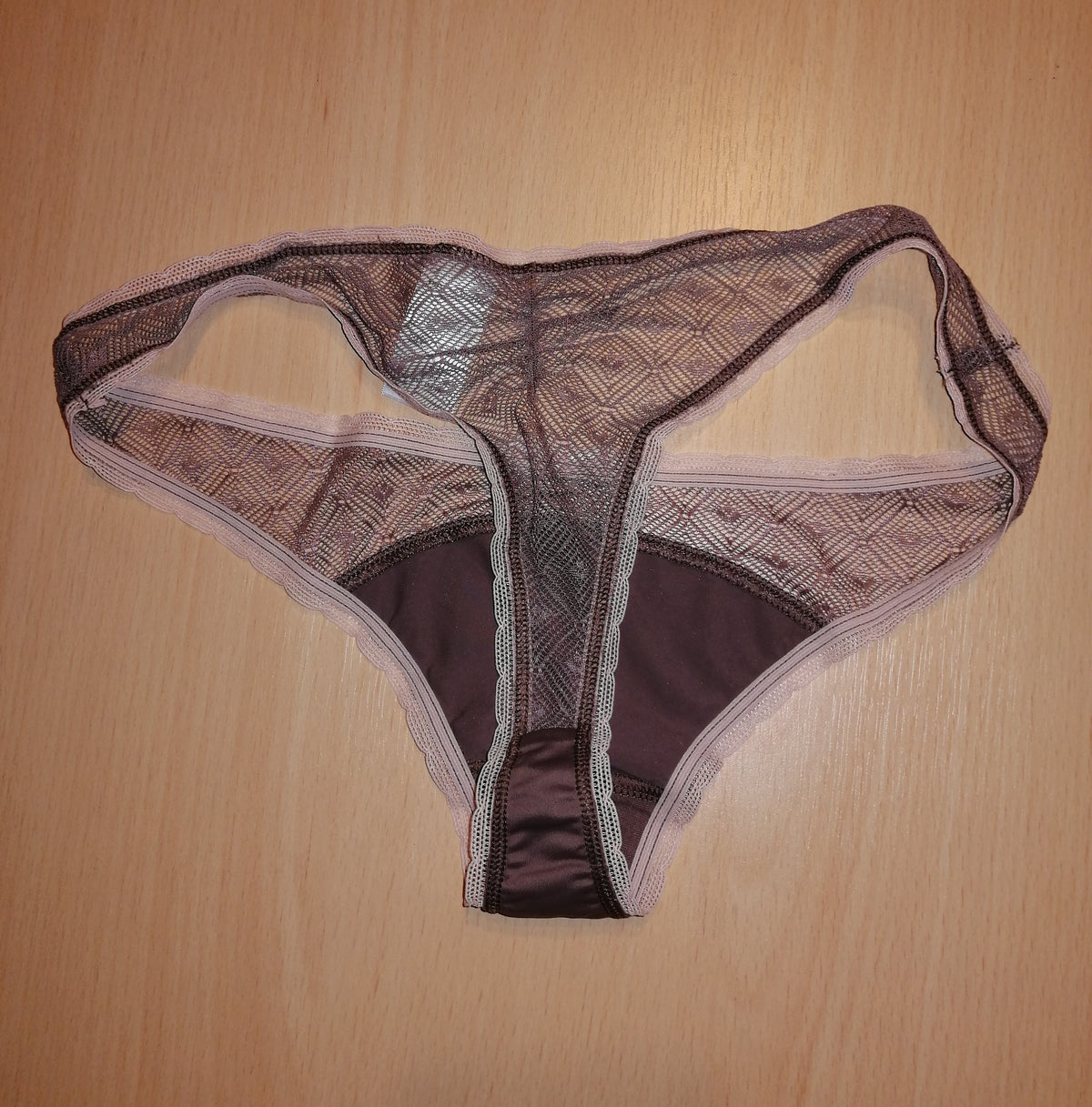 ,,FREYA" kelnaitės ,,Brazilian" tipo (S-L dydis).