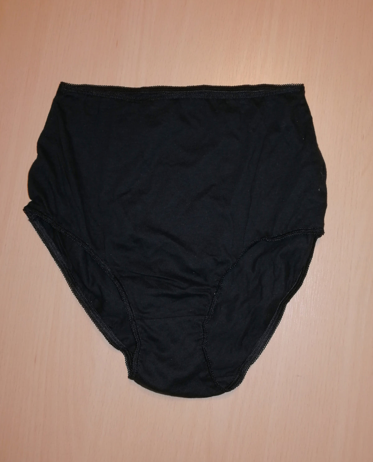 ,,SECRET POSSESSIONS"  patogios kelnaitės aukštu juosmeniu(38-40 dydis).