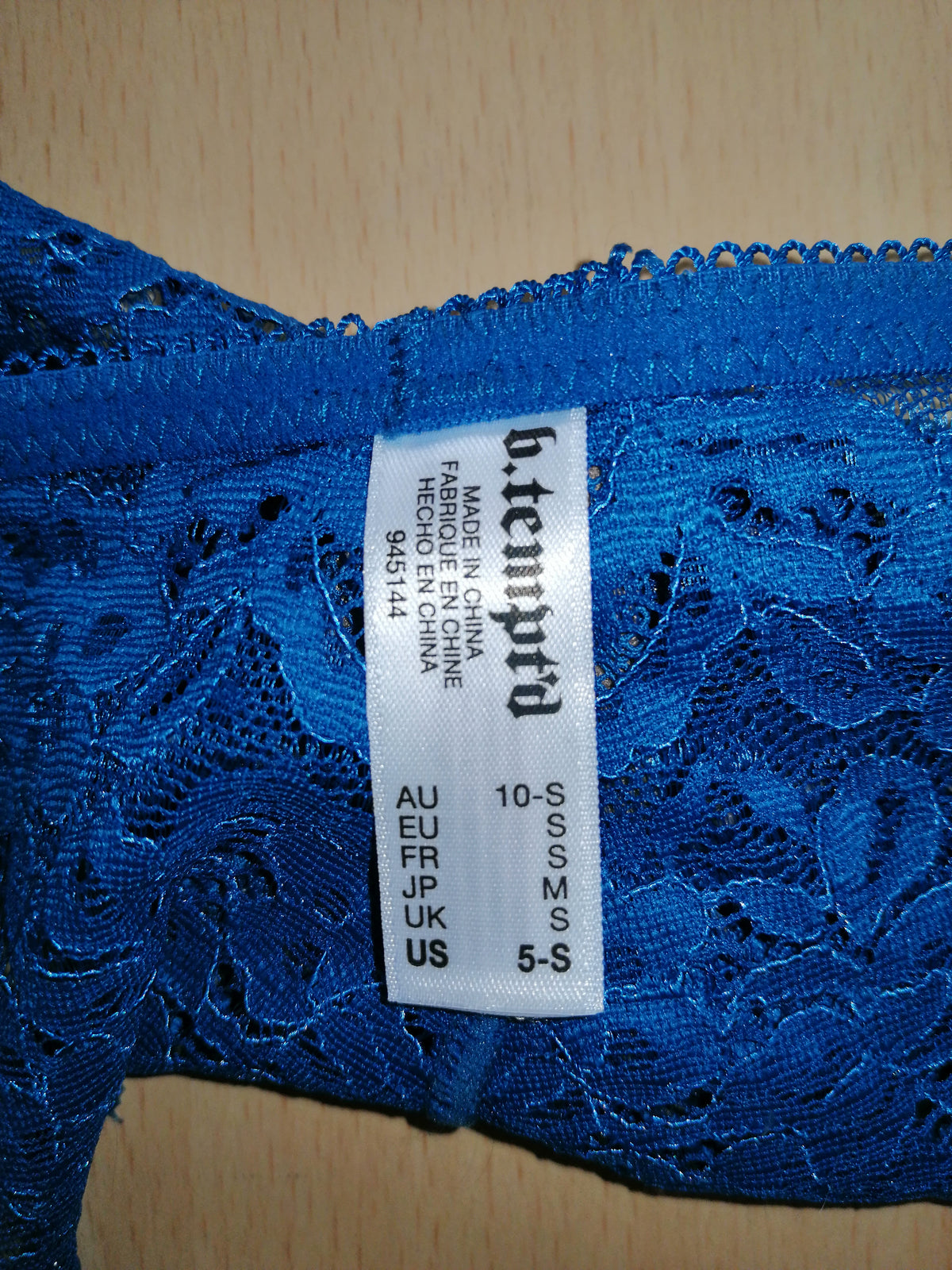 ,,b,tempt,d" kelnaitės ,,Brazilian" tipo (S-M dydis).