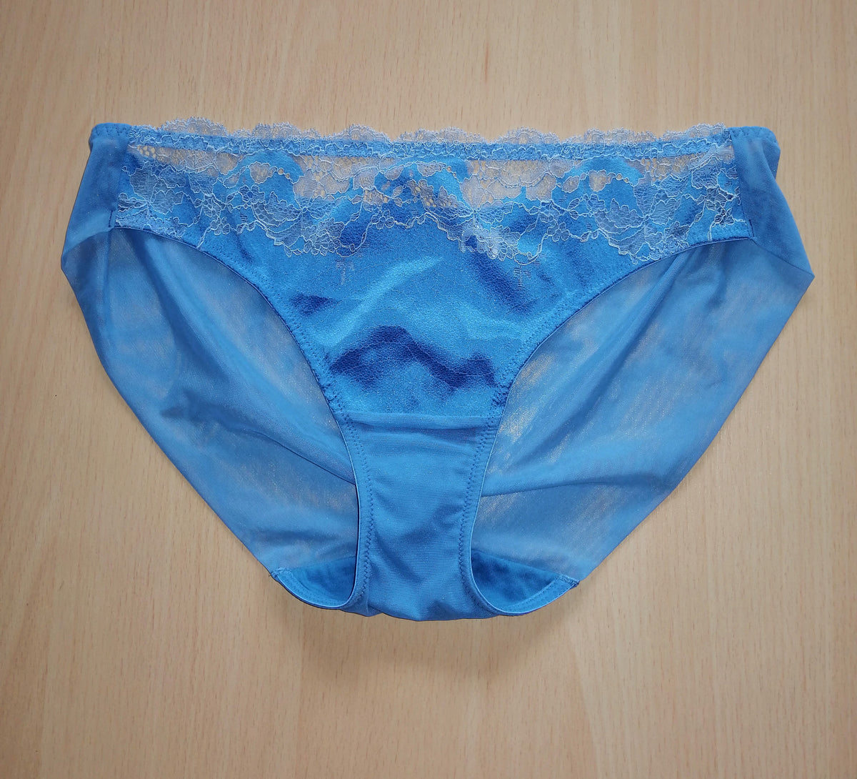 ,,Sample not for resale" patogios kelnaitės (S dydis).