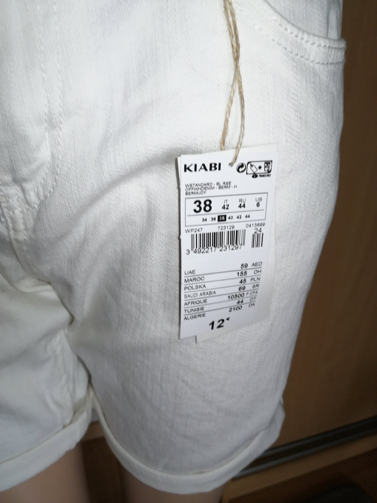 ,,KIABI" džinso šortai (38 dydis).
