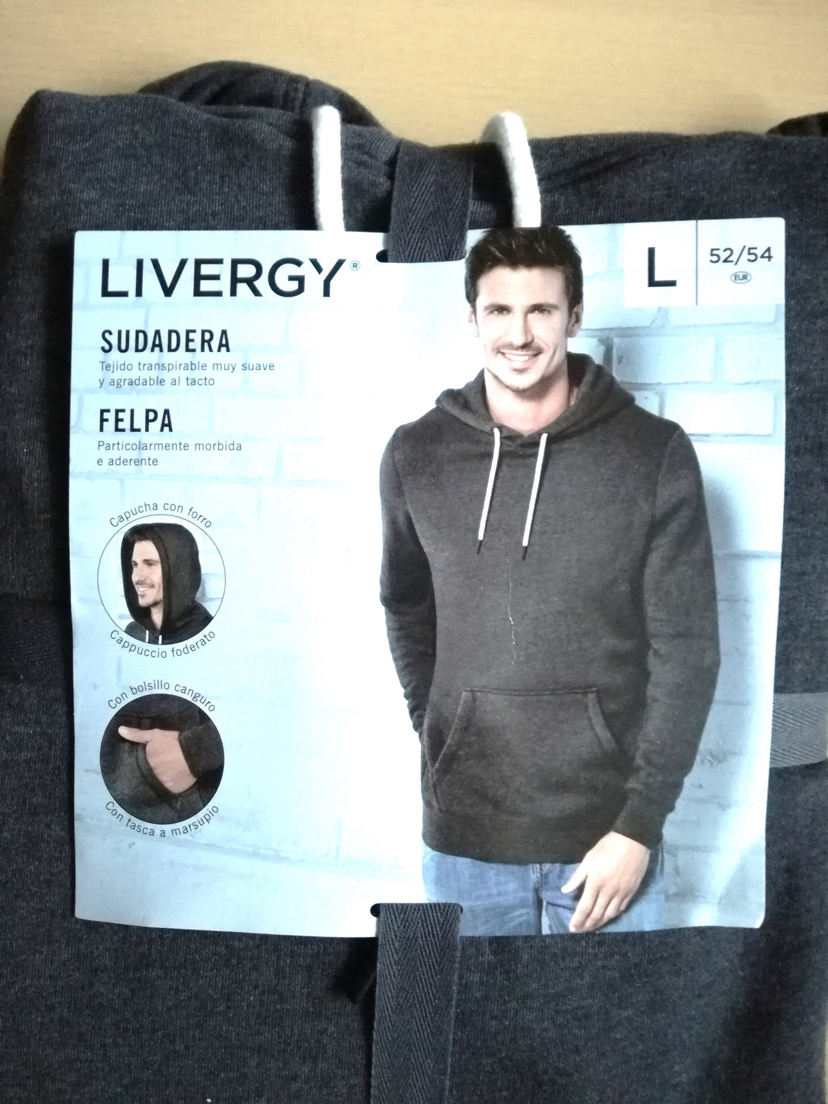 ,,LIVERGY" trikotažinis džemperis.