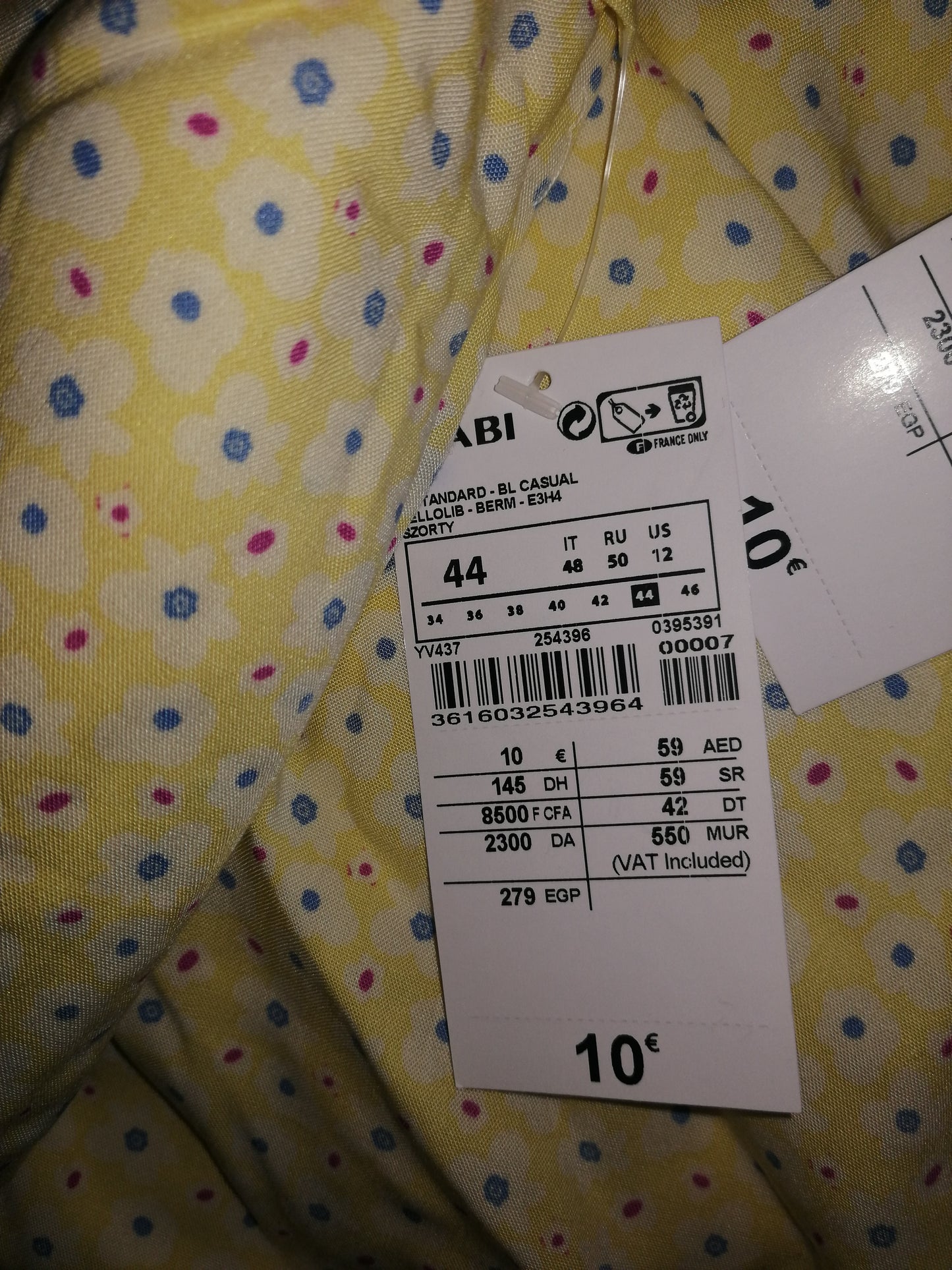 ,,KIABI" lengvi šortukai (44 dydis).