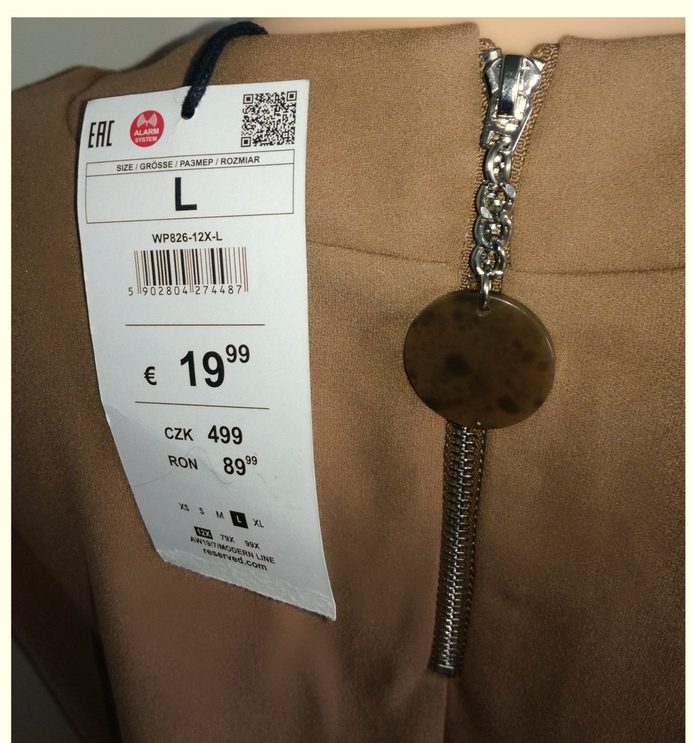 ,,RESERVED" daili suknutė (L dydis).