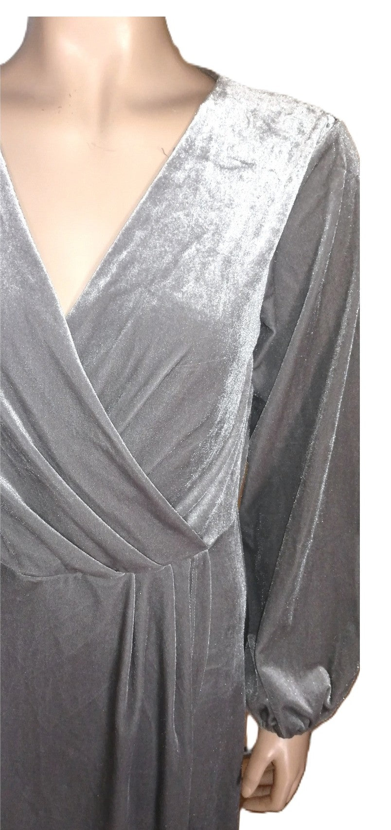 ,,RESERVED"  veliūrinė suknutė (L-XL)