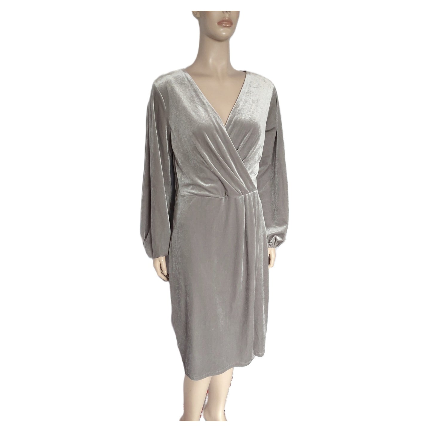 ,,RESERVED"  veliūrinė suknutė (L-XL)