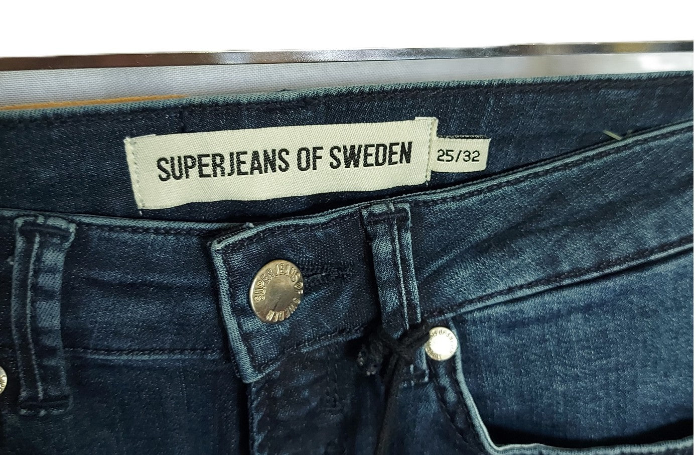 ,,SUPERJEANS OF SWEDEN" siauri džinsai (32/ 25 dydis).