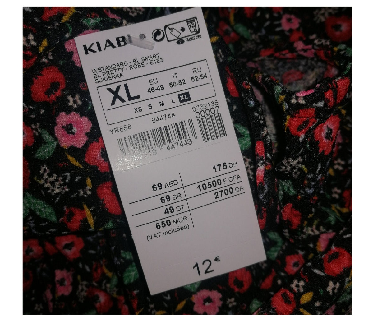 ,,KIABI " stilinga tampri suknutė (46-48 dydis).