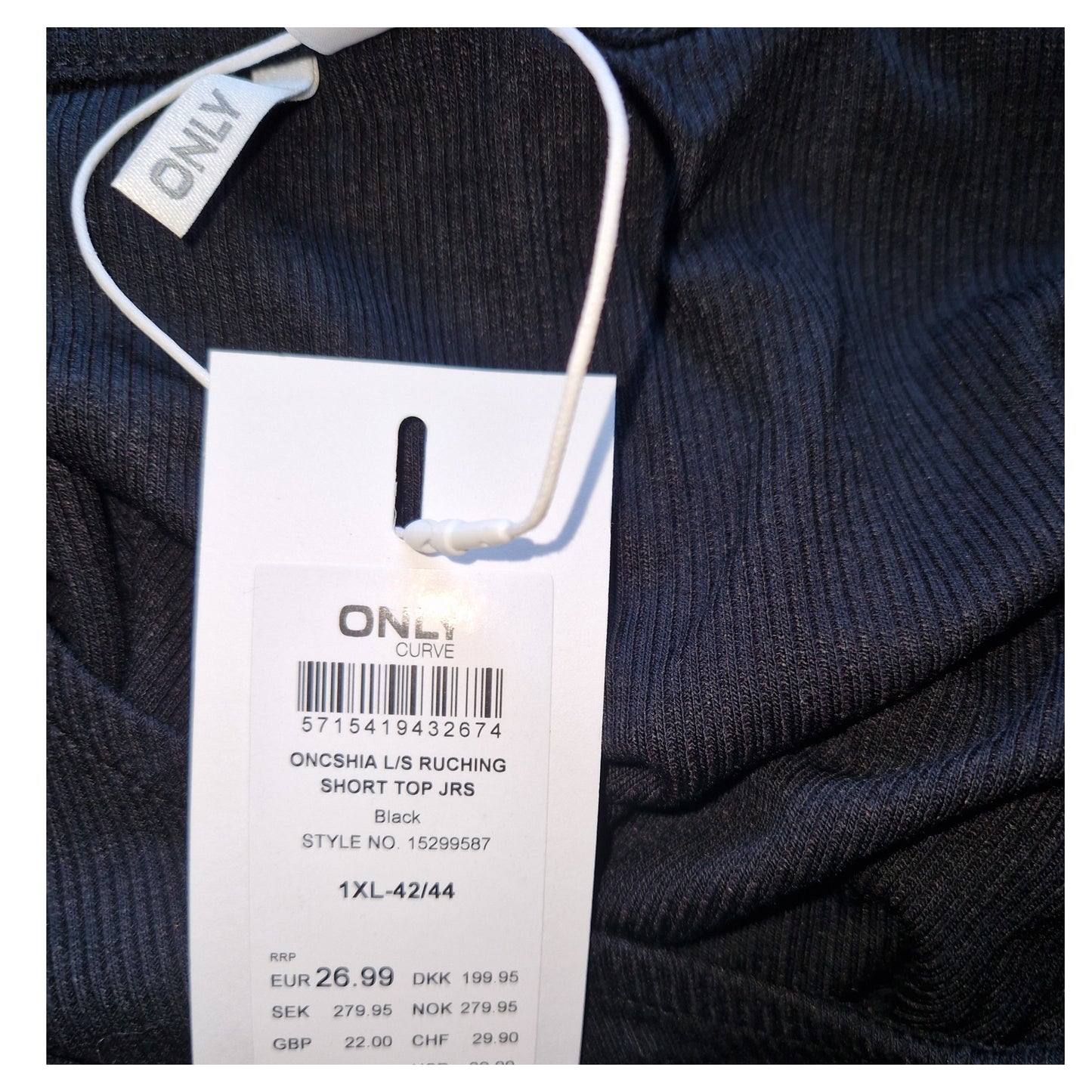 ,,ONLY" gražaus stulpelinio trikotažo palaidinė (50-52 dydis).