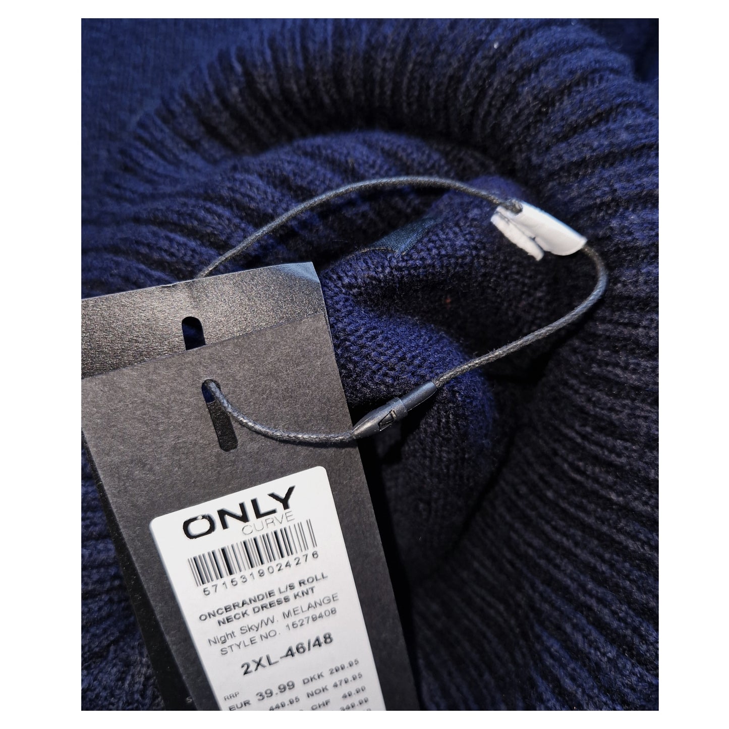 ,,ONLY" tamprus megztukas stulpelinio rašto (42-44 ir 50-52 dydžiai).