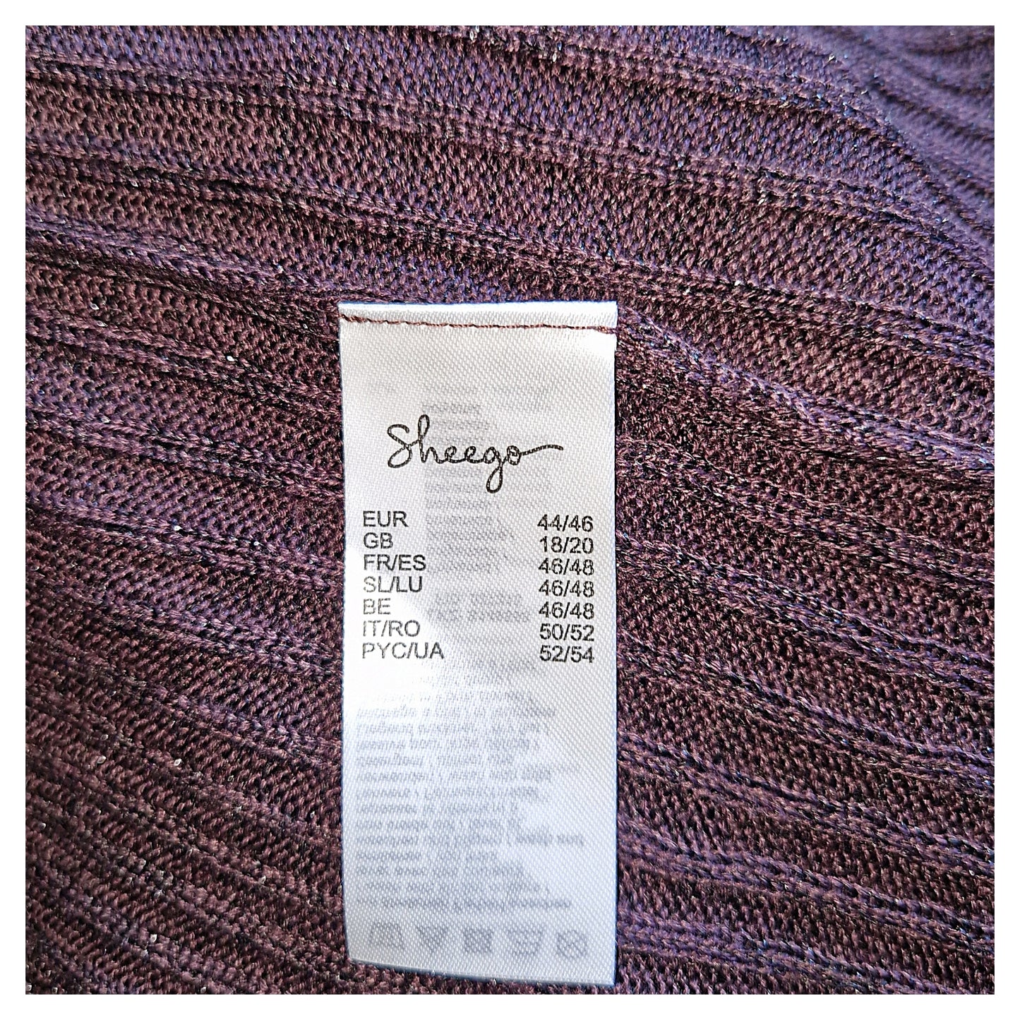 ,,Sheego" nestoras megztukas su subtiliu blizgiu (44-46 dydžio).