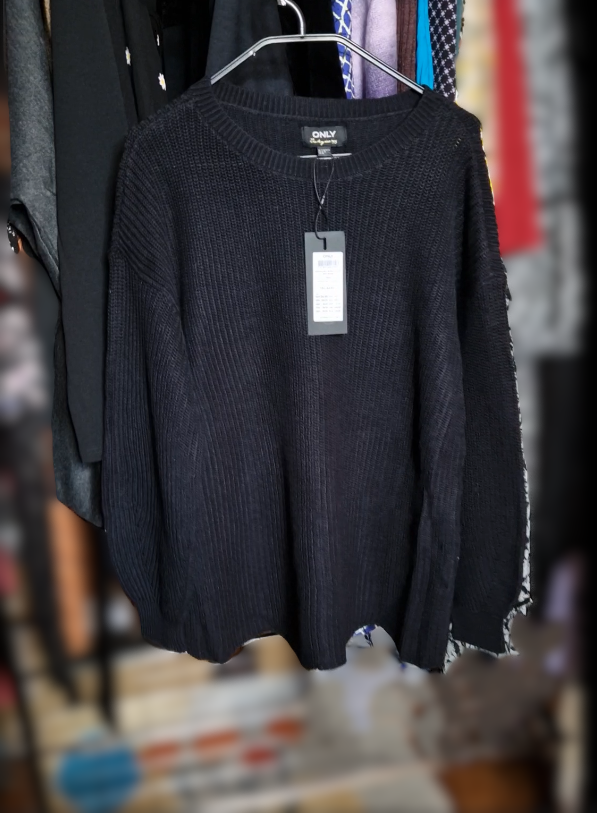 ,,ONLY" tamprus megztukas stulpelinio rašto (42-44 ir 50-52 dydžiai).