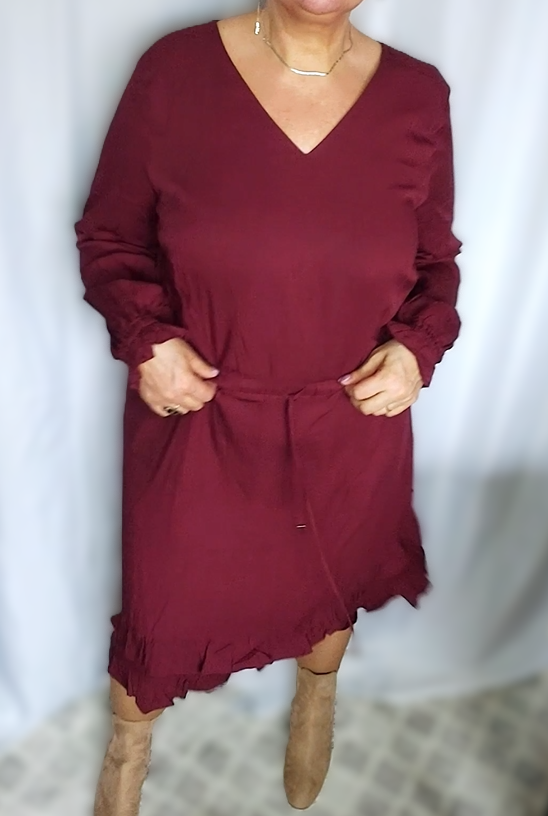 ,,SHEEGO" viskozinė suknutė (48 dydis).